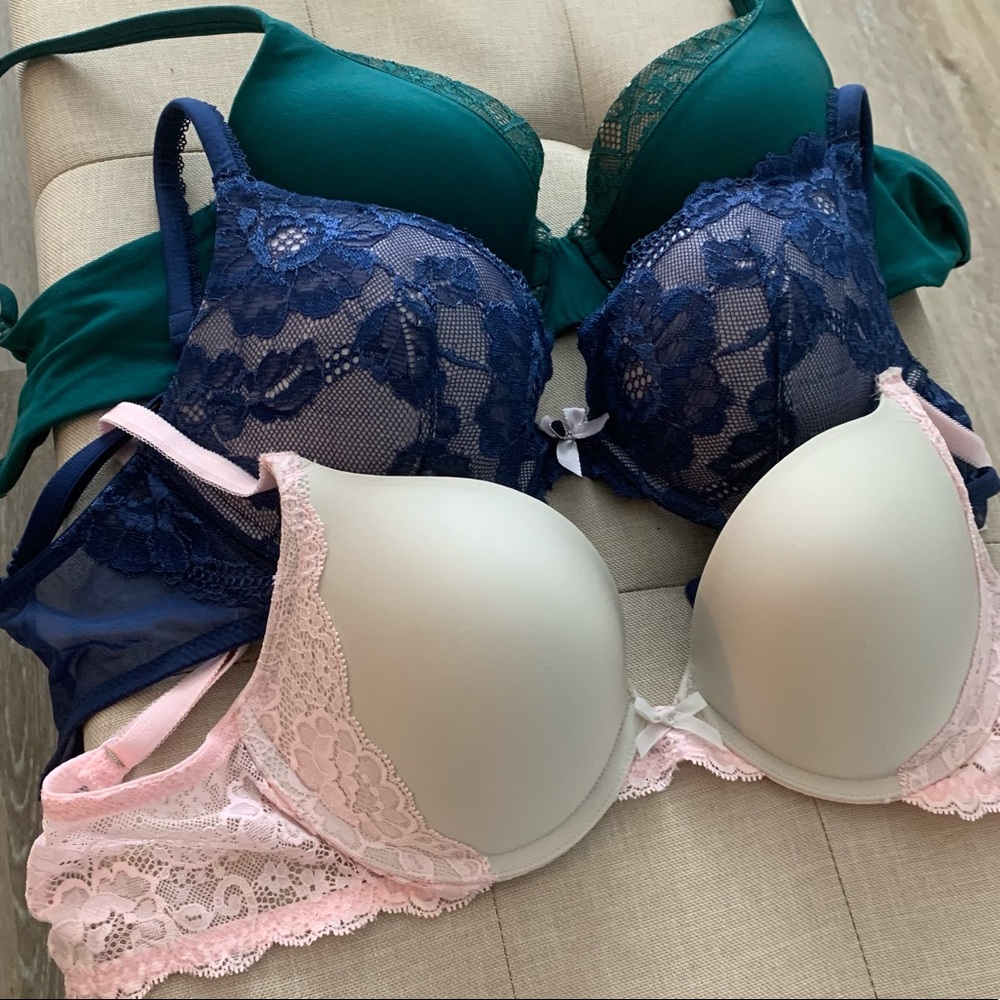 Set of 3 three 32D bras Victoria’s Secret …